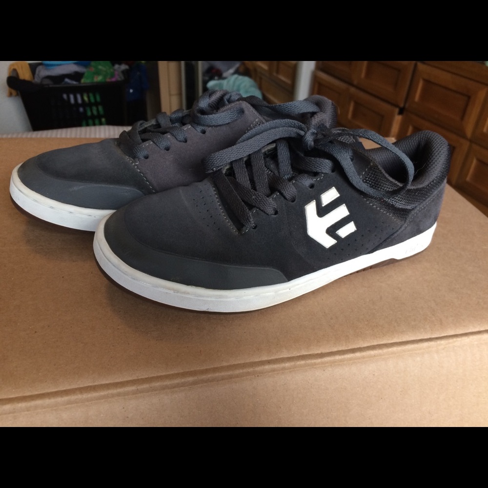 Brand new Etnies Marana sneakers